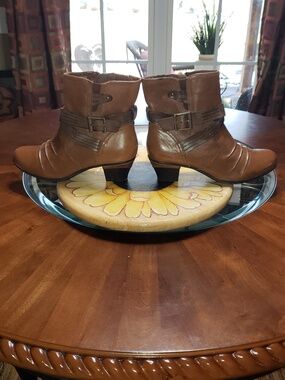 💘🖤EARTH ODYSSEY HEELED ANKLE BOOTS BOOTIES ALMOND LEATHER WITH BUCKLE 9.5/41